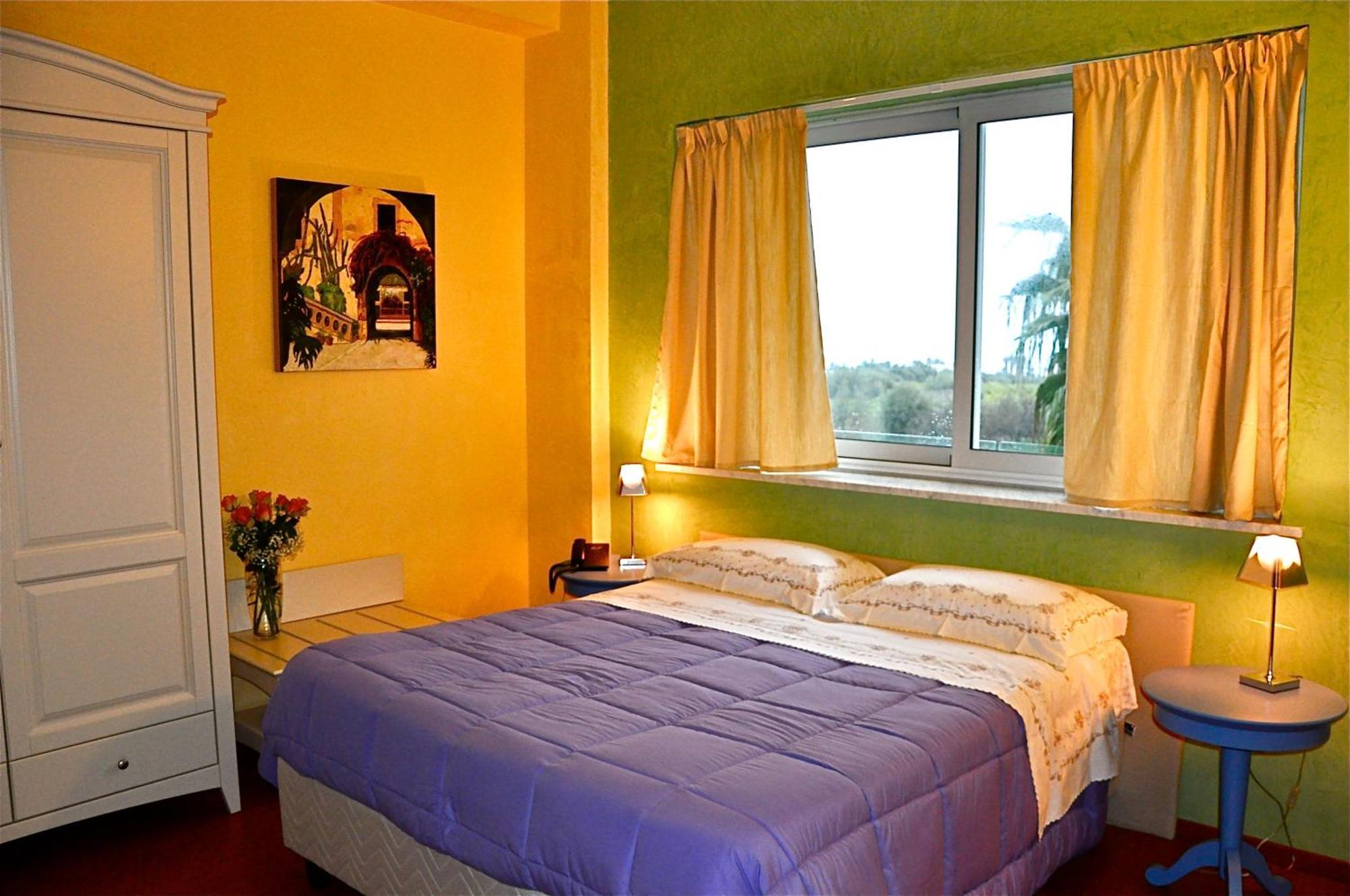 Hotel Pacla อาโวลา ภายนอก รูปภาพ