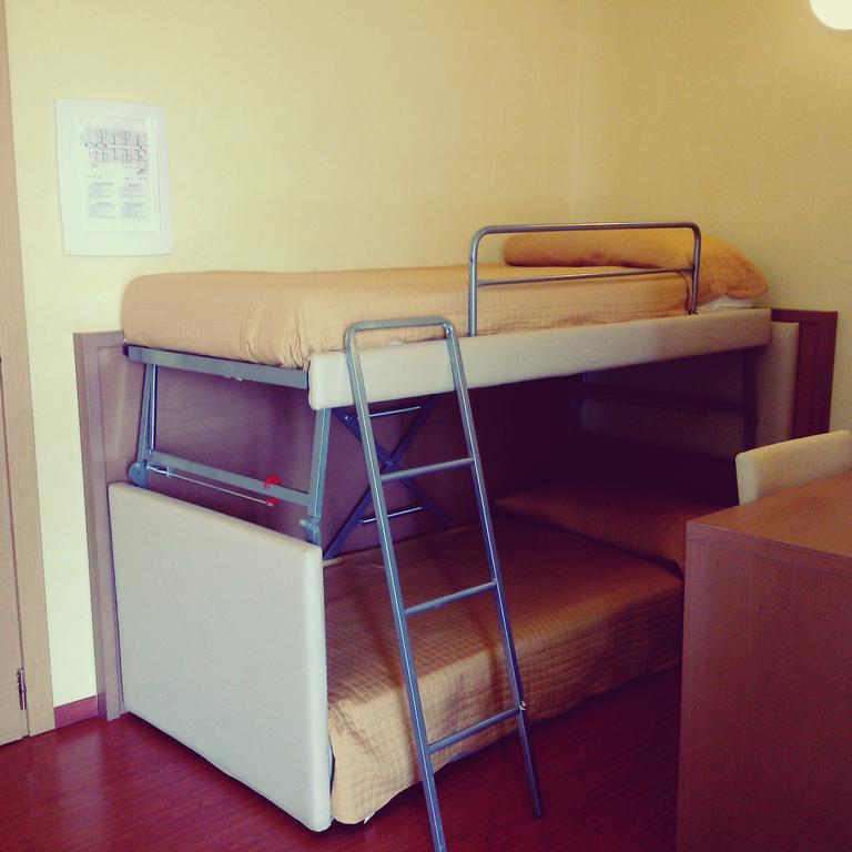 Hotel Pacla อาโวลา ภายนอก รูปภาพ