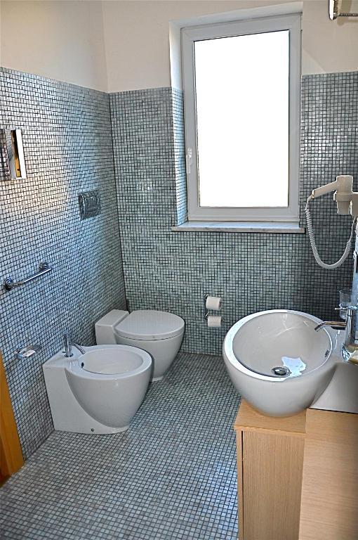 Hotel Pacla อาโวลา ภายนอก รูปภาพ