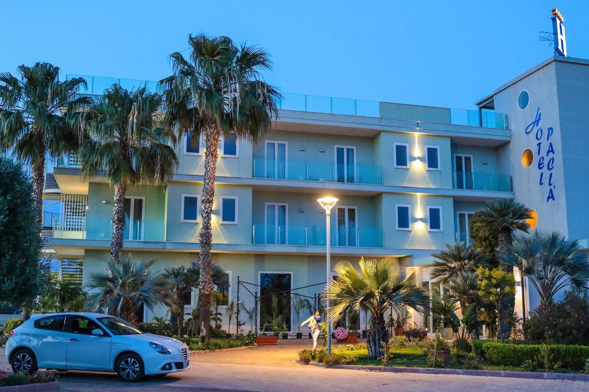 Hotel Pacla อาโวลา ภายนอก รูปภาพ