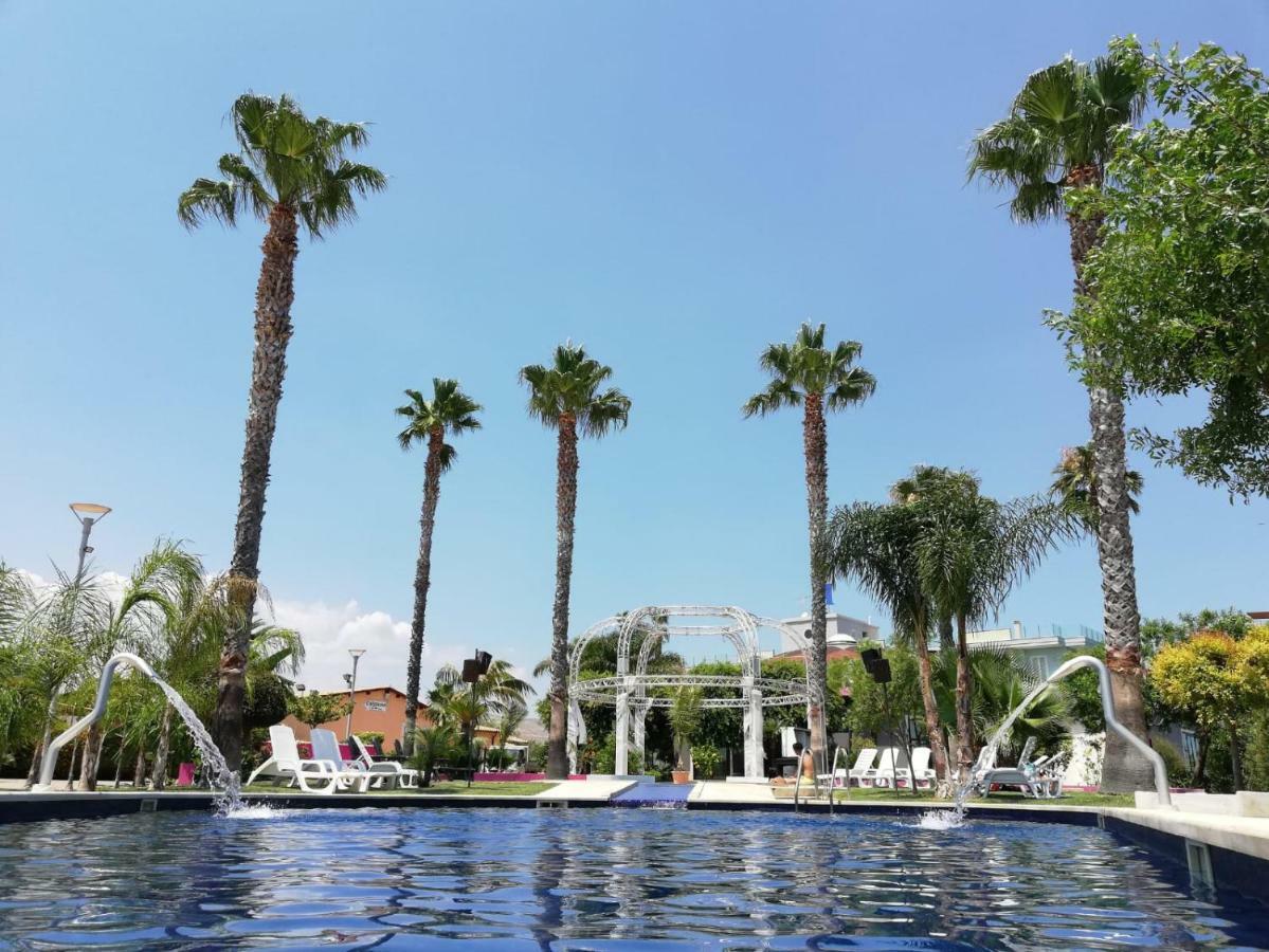 Hotel Pacla อาโวลา ภายนอก รูปภาพ