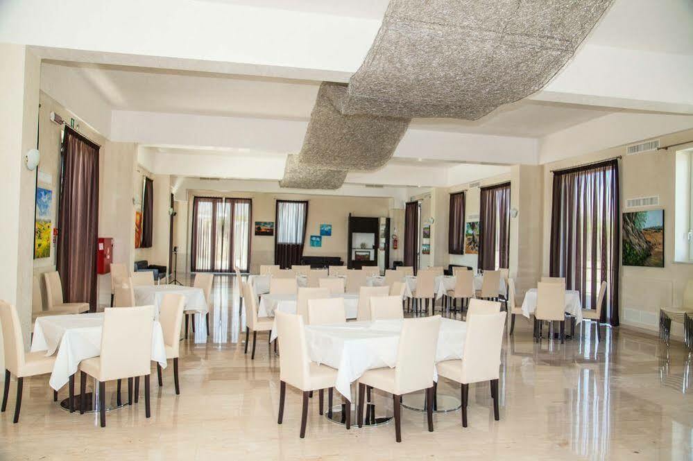 Hotel Pacla อาโวลา ภายนอก รูปภาพ