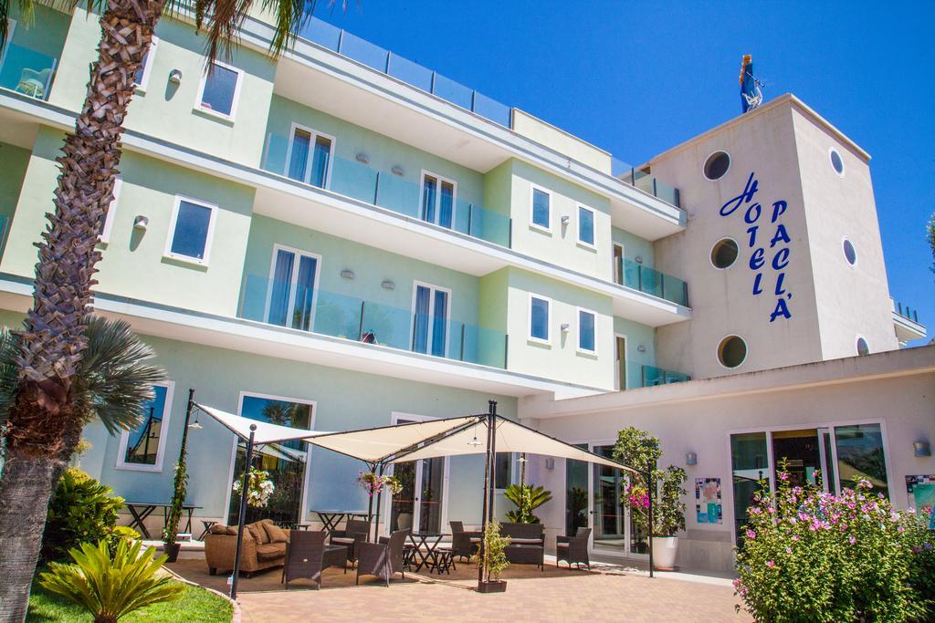 Hotel Pacla อาโวลา ภายนอก รูปภาพ